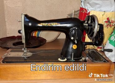 Mətbəx mebeli: Məişət və ev üçün bir neçə əşya dəsti 1) Mexaniki tikiş maşını -