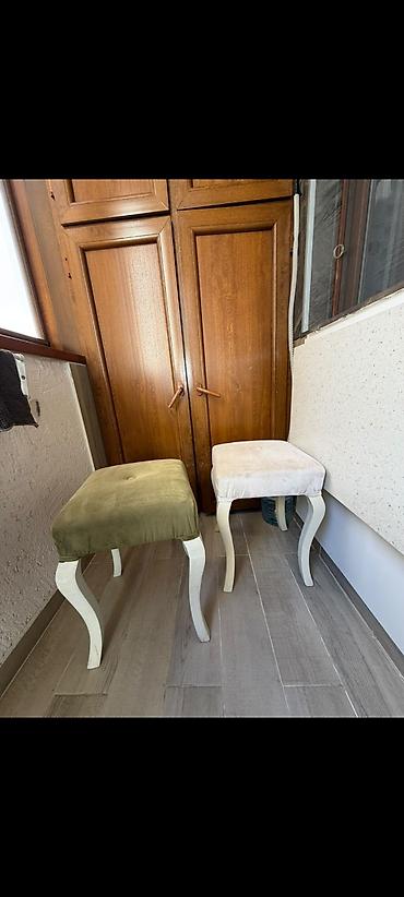 Столы и стулья: İki ədəd yumşaq oturacaqlı taburetka dəsti satılır,çox az işlənib, 2 — 1