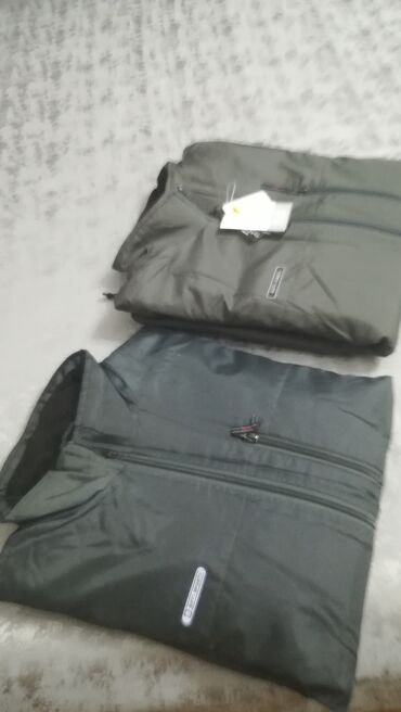 Куртки: Куртка L (EU 40), цвет - Зеленый