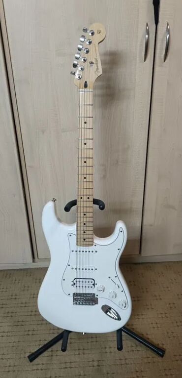 видео студия: Гитара Fender player stratocaster polar white. Продаю отличный