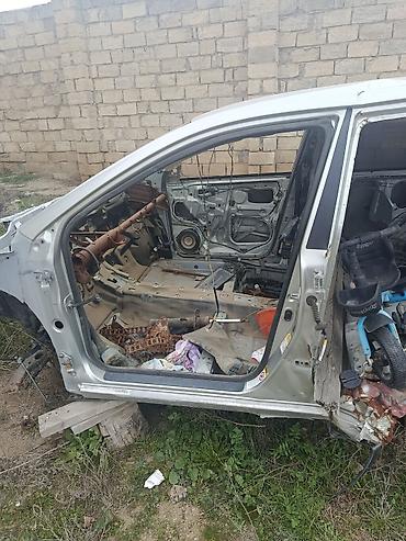 Digər kuzov detalları: Ford 2004, 2004 il, İşlənmiş — 5