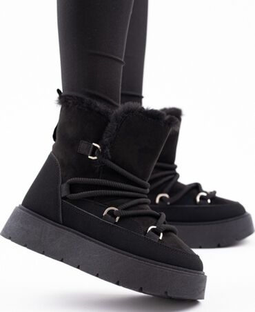 Ugg obuća: Ugg čizme, bоја - Crna, 38.5 — 4