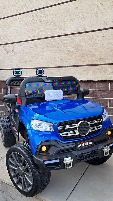 электронные машинки: Детский электромобиль-вездеход 4x4, синий - Полный привод: 4 мотора — 2