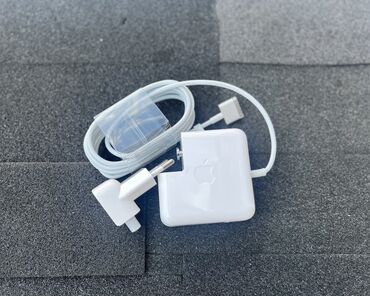 macbook adapter: MacBook 45W MagSafe 2 adapteri. Bütün növ MacBook Adapterlerin 1- ci