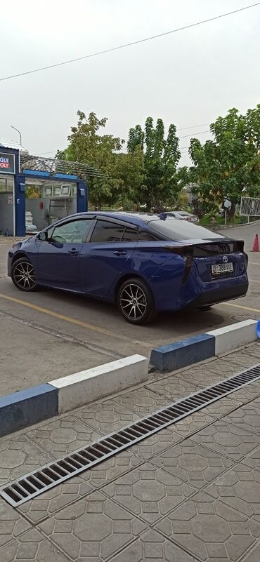 Toyota: Toyota Prius: 2018 г., 1.8 л, Автомат, Гибрид, Хэтчбэк