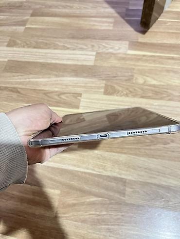 Планшеты: Планшет, Apple, 10" - 11", Б/у, Классический цвет - Серебристый — 6