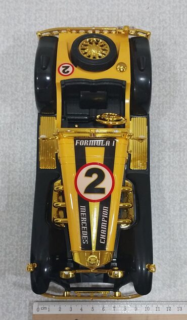 Avtomobil modelləri: Mercedes Formula-1 maşınlatı. Kolleksiya üçün retro model avtomobil – — 25