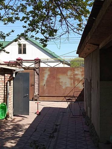 Продажа коттеджей и домов: Дом с ухоженным двором и хозяйственными постройками Ватсап — 3