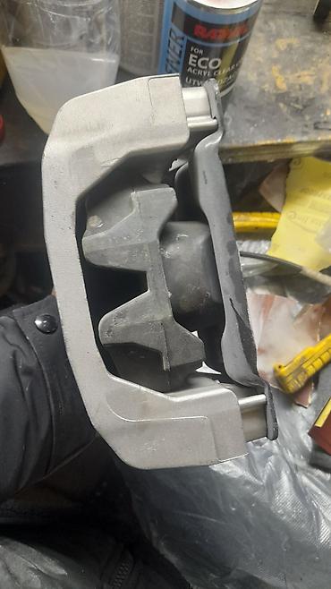 Другие детали ходовой части: Набор автозапчастей для подвески/рулевого управления: - Сайлентблок — 11