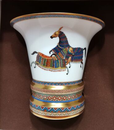 Qab-qacaq və mətbəx ləvazimatlarının alışı: Hermes Cheval d'Orient Fransa, əl işi 12 person 95 predmet. İstifadə — 14