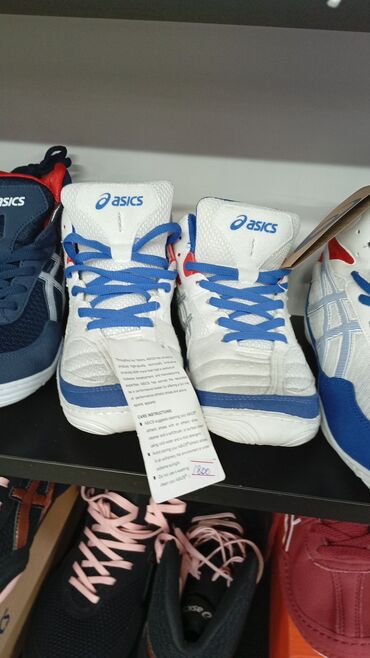 мужские спортивные брюки: Детские кроссовки Asics для зала/активных игр - Тип: высокие