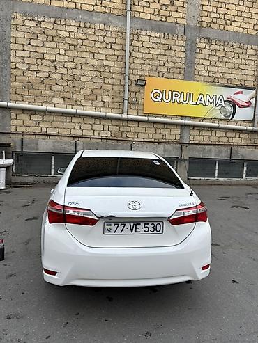 scooter elektrikli: Toyota Corolla sedan – ağ rəng, 4 qapı, 5 yerlik. 1.6 mator sade — 6
