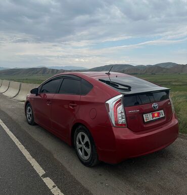 toyota prius бишкек: Продаю Тайота Приус рестайлинг 2014