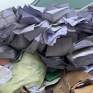 Макулатура алабыз жакшы Баада 60 кг ойдо озубуз барып алып кетебиз