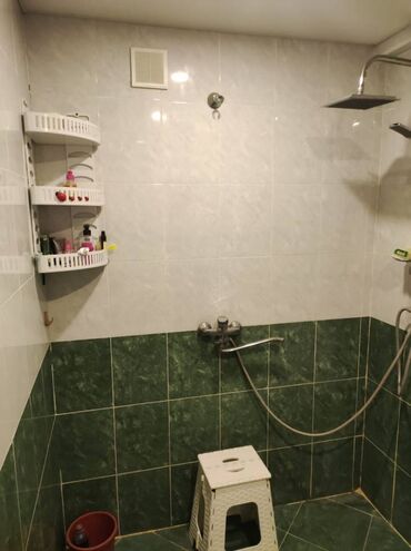 Uzunmüddətli kirayə mənzillər: Gənclik metrosuna 5 dəq məsafədə.Genclik mallin sirasinda . idman — 6