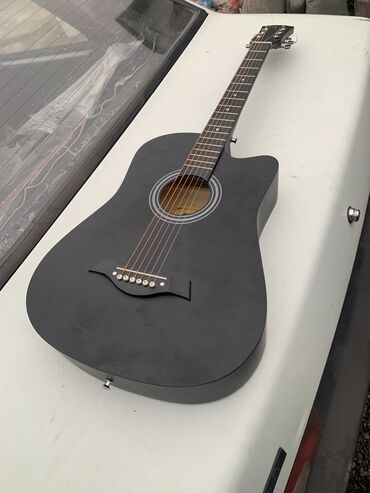 4 струнная гитара маленькая: Акустическая гитара 38р Черный матовый цвет Новая 10/10 чехол в