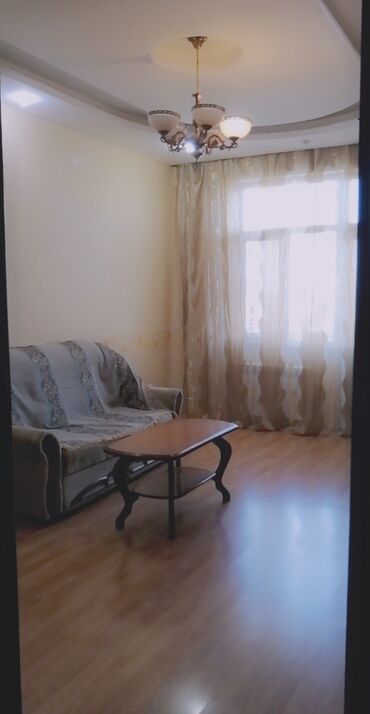 женские футболки с воротником в Азербайджан | ШУБЫ: 2 комнаты, 60 м² | Комби, Переделка, С кухонной мебелью