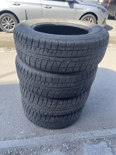 Шины: Шины 215 / 65 / R 16, Зима, Б/у, Комплект, Легковые, Япония, Bridgestone