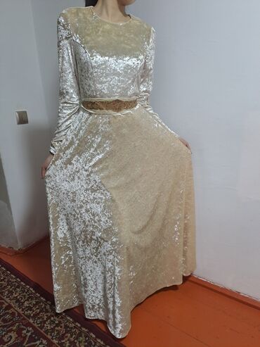 платье итальянское: Вечернее платье, Длинная модель, С рукавами