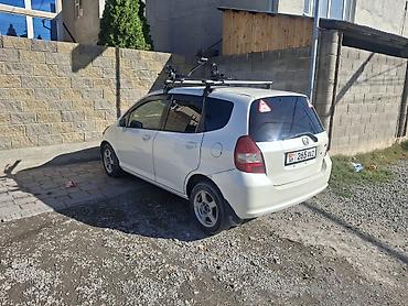 Honda Fit: 2002 г., 1.3 л, Вариатор, Хэтчбэк
