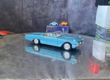 Avtomobil modelləri: Коллекционная модель Ford Thinderbird conbertible light blue 1966 — 6
