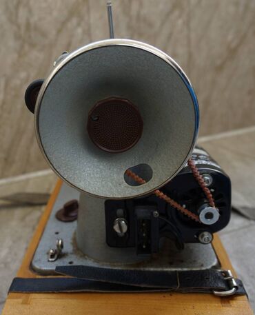 Qədim tikiş maşınları: Tikiş maşını "Podolsk 2M-33" Təzə vəziyyətdə, çox az istifadə olunmuş — 10