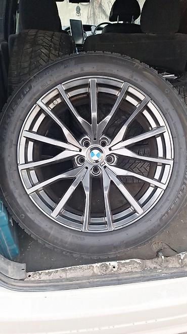 r20 bmw: Комплект BMW дисков с установленным зимним комплектом шин Michelin — 1