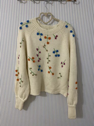 Свитеры: Женский свитер M (EU 38), цвет - Бежевый