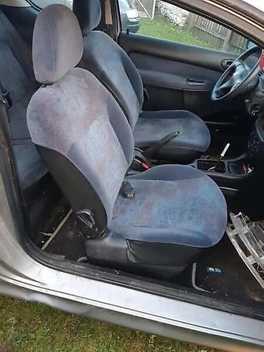 bež: KOMPLETAN AUTO 1.1 U DELOVIMA ZA PEUGEOT 206 | Peugeot 206 1.1 — 5
