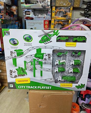 гоночная трасса: Игровой набор «City Track Playset» — тематическая трасса с городским — 1
