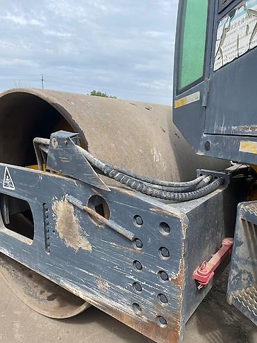 Катки: Дорожный катка, виброкатка Sinomach LSS2502 Год выпуска: 2015 Цена — 9