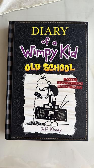 Kitablar və jurnallar: Diary of a Wimpy Kid: Old School (İngilis dilində orijinal sərt cild) — 1