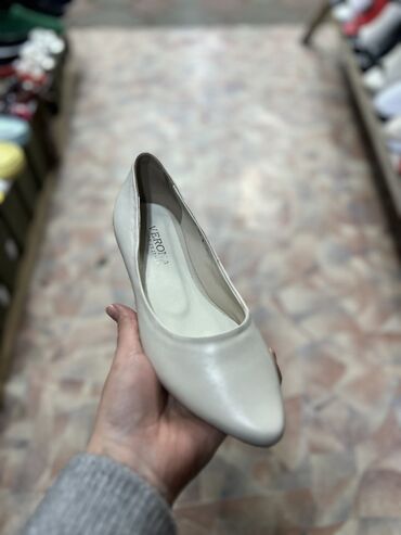 Женская обувь: Туфли 40