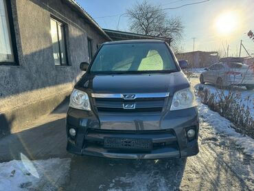 Toyota: Toyota Noah: 2003 г., 2 л, Автомат, Бензин