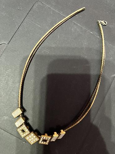 Наборы украшений: РАСПРОДАЖА Набор бижутерии бу и новые в современном стиле: 1) — 4