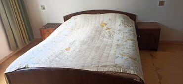 Двуспальная кровать, Шкаф, Трюмо, 2 тумбы, Б/у