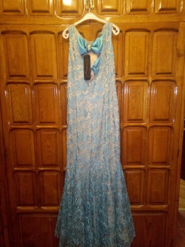 vecerni platya 2023: Вечернее платье, XL (EU 42)