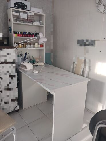 Salon masaları: Manikür masası əla vəziyyətdə 90 manat. Buzovna (5514)KİFA75