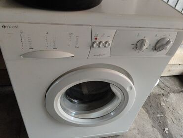 бытовая техника ош цены: Стиральная машина Indesit, Б/у, Автомат, До 6 кг, Компактная