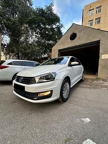 zapi masin: Volkswagen Polo Sedan – ağ rəng, 4 qapılı, şəhər və uzun yol üçün — 1