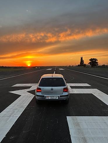 кок талаа: Volkswagen Golf: 2002 г., 1.6 л, Кол менен иштөөчү, Бензин, Хетчбек — 1