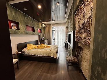 Долгосрочная аренда квартир: 4 комнаты, Риэлтор, Без подселения, С мебелью полностью — 1