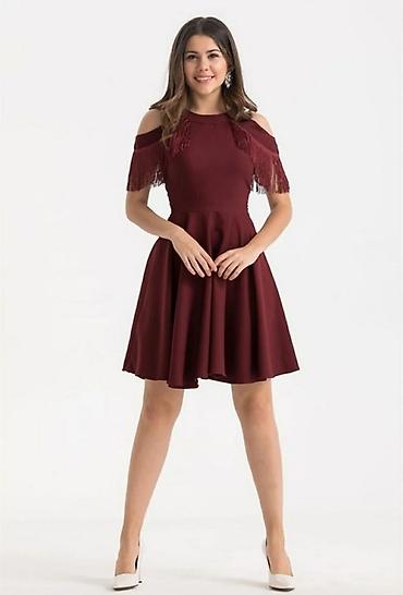 kleş: Bordo rəngli qısa ziyafət geyimi - Model: soyuq çiyin kəsimi — 1