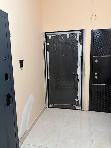 həyət qapısı: 70 Kv Saray Jasmin Elektrik işləri görülüb emusiya vurulub, kombi — 3