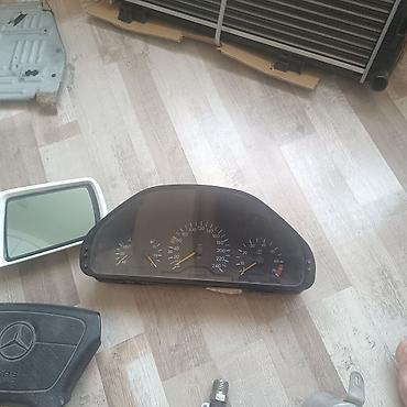 mercedes benz ehtiyat hisseleri: Avtomobil üçün müxtəlif ehtiyat hissələri komplekti. Şəkillərdə — 9