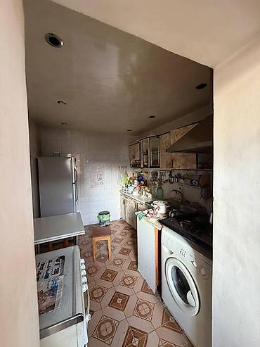 mehdiabadda ev satilir: Bakı, 3 otaqlı, Köhnə tikili, m. Gənclik, 95 kv. m — 2