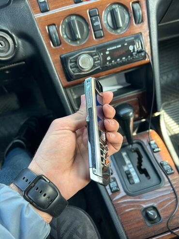 сотовый телефон fly ezzy 9: Vertu Signature Touch, 8 ГБ, цвет - Серый, Две SIM карты