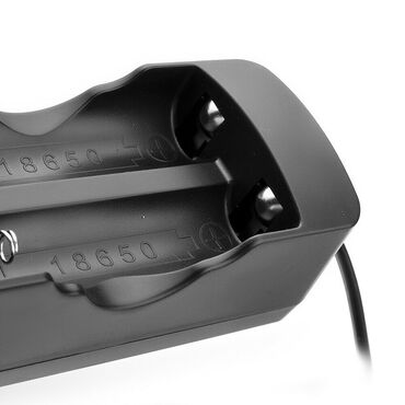 Ostali kućni aparati: Univerzalni Punjač za baterije 3.7V i 4.2V Univerzalni Punjač za — 7