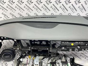 spaneri za vezivanje auta: KOMPLET TABLA SA AIRBAG-OVIMA ZA AUDI A8 | Komplet instrument tabla — 3