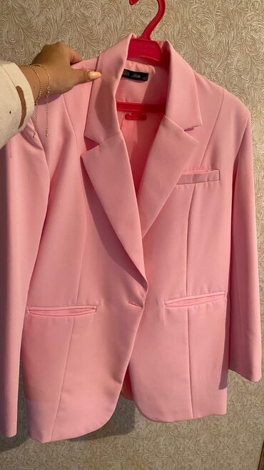 Футболки: Qadın üçün açıq çəhrayı rəngdə klassik blazer - Rəng: zərif açıq